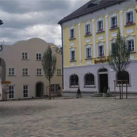 Wohnhaus Am Marktplatz In * Röhrnbach